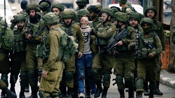   الاحتلال الإسرائيلى يعتقل طفلاً فلسطينياً للمرة الثانية