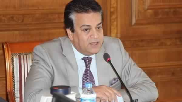   وزير التعليم العالي يستعرض تقريرًا حول أنشطة المكتب الثقافى المصرى بلندن