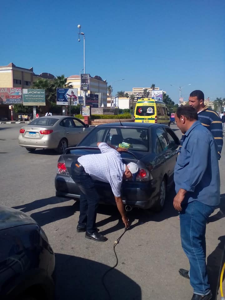   بالصور|| فحص 45 سيارة بحملة «قياس العوادم» بكفر الشيخ