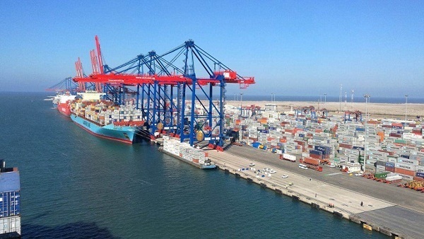   فتح بوغاز ميناء الإسكندرية والدخيلة بعد تحسن الأحوال الجومائية