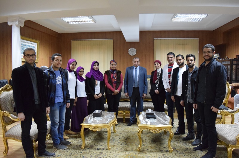   رئيس جامعة بنى سويف يستقبل منسق منظمة اليونيسيف وفريق مبادرة شباب مصر