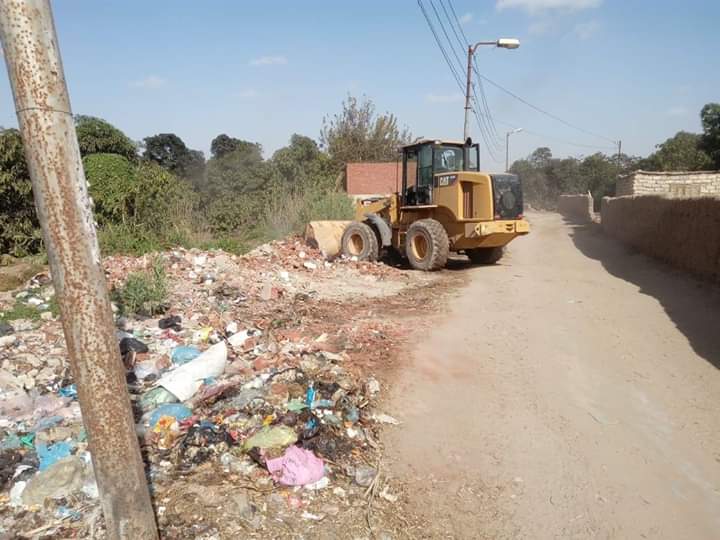   صور|| حملة للنظافة العامة في عزبة «فارس» بمدينة أبوصوير 