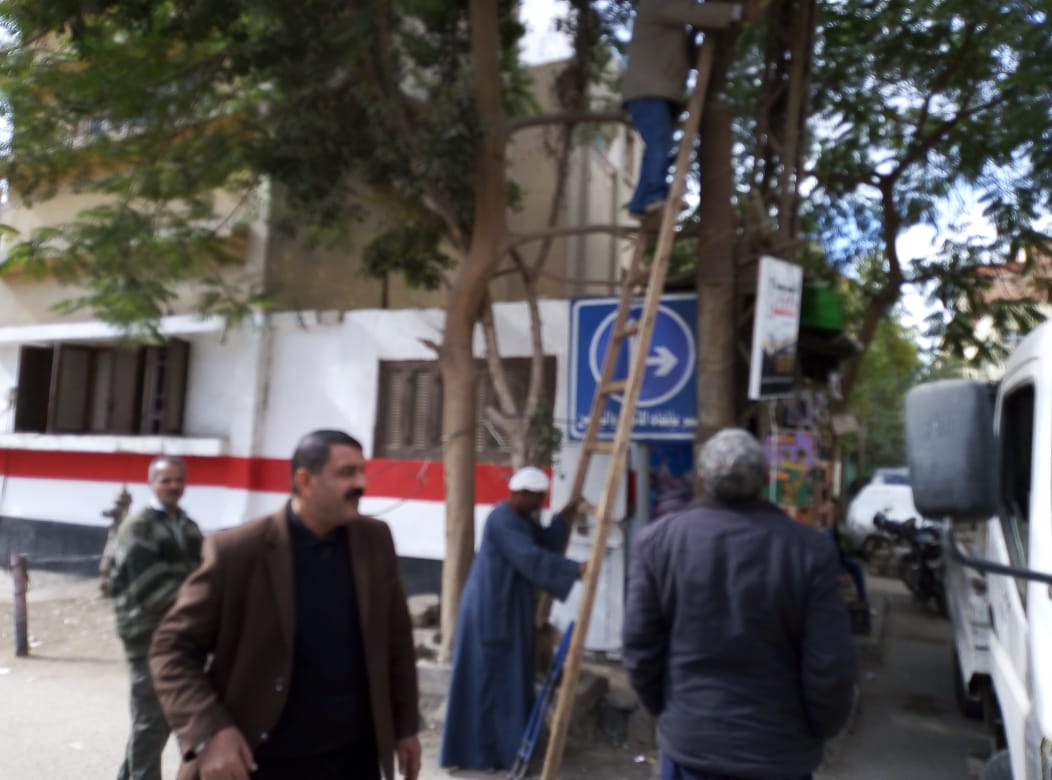   رفع 437 حالة إشغالات وإعلانات مخالفة وعشوائية بشوارع وميادين بني سويف خلال يومين 