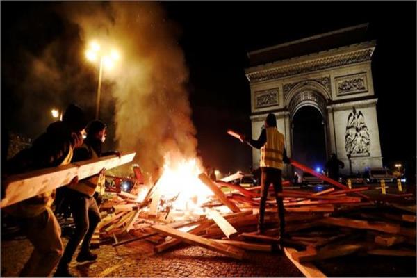   وزيرة الصحة الفرنسية: أعمال العنف و الشغب في باريس غير مقبولة