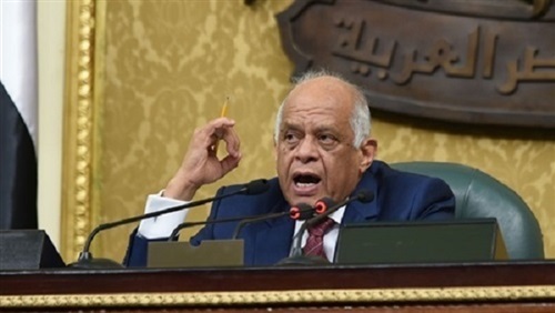   «بعد تأخرها لمدة ساعة» .. عبد العال يفتتح الجلسة العامة للبرلمان