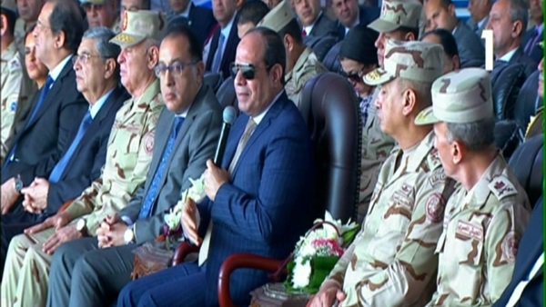   الرئيس السيسي: نسير بخطى جيدة .. والمشروعات القومية تنجز بأيدي شبابنا