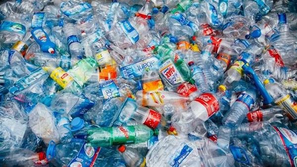   شعاره: «Turning Plastic Trash Into Cash».. بنك البلاستيك وصل مصر