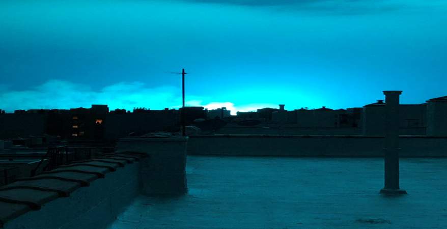   صور|  انفجار هائل بمحول كهرباء يحول سماء نيويورك إلى اللون الأزرق
