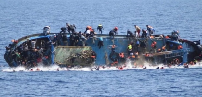   مصرع 15 مهاجرا ونجاة 10 آخرين بعد غرق قاربهم قبالة سواحل ليبيا