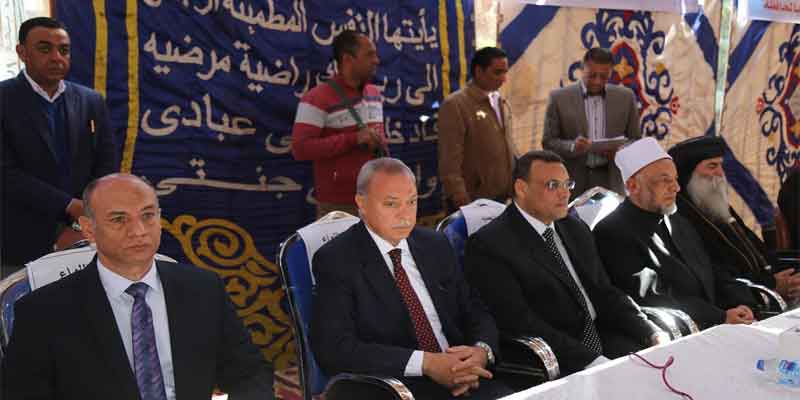   محافظ قنا يشهد جلسة صلح القودة بين ابناء العمومة  آل بكري بمركز نقادة
