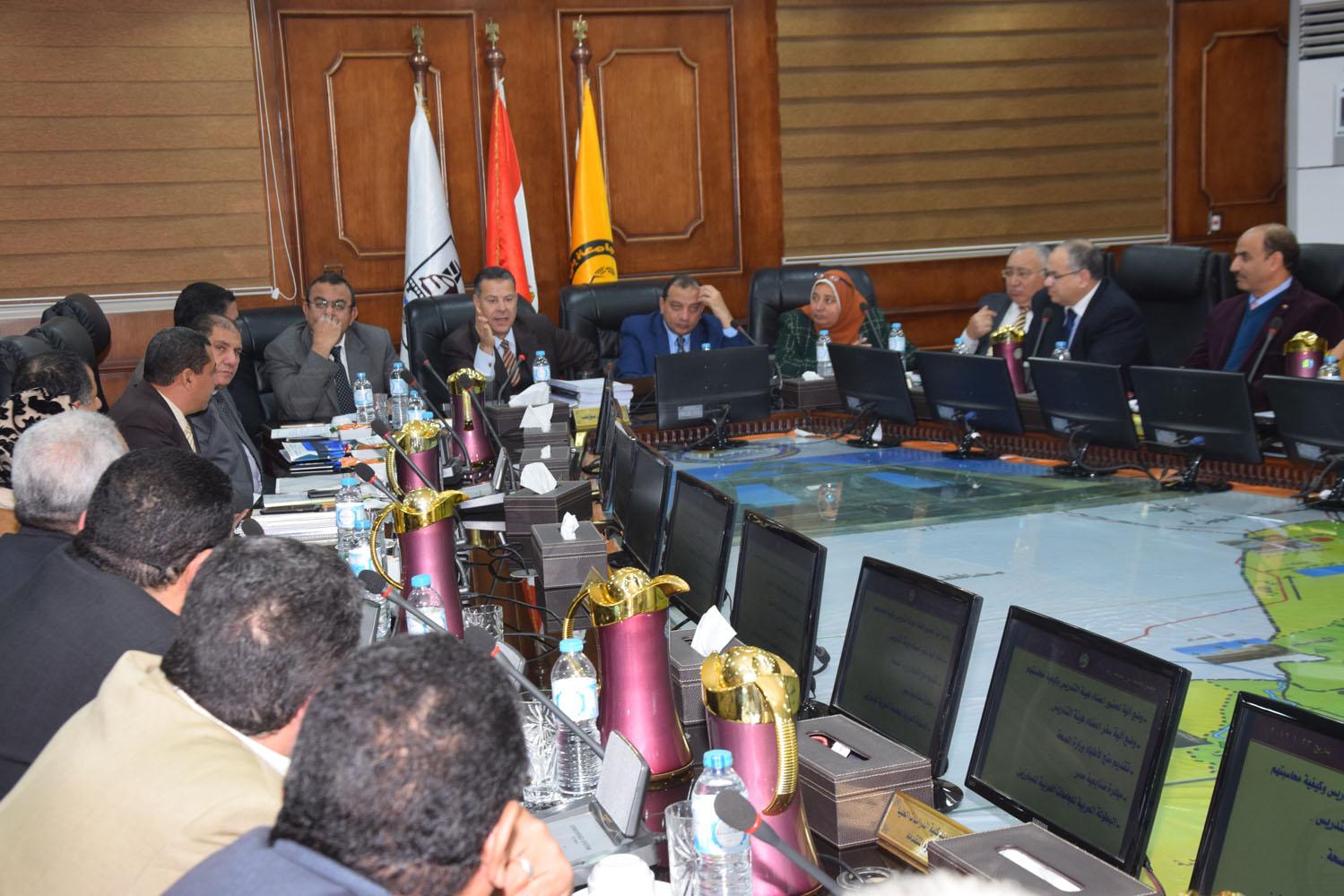   محافظ بني سويف مبادرة جديدة لدعم قطاع التدريب المهني والحرفي تحت «شعار صنايعية مصر»