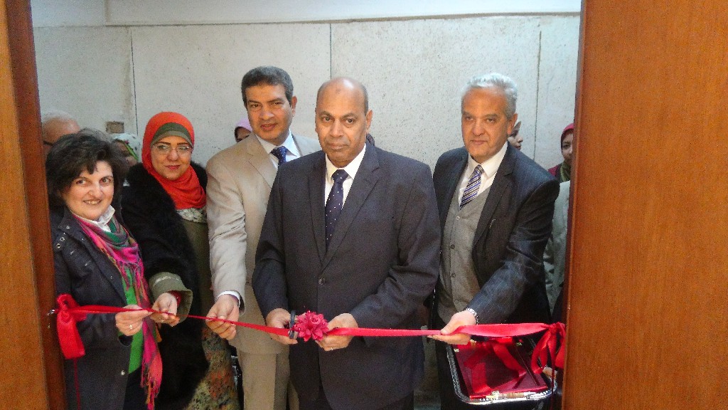   رئيس جامعة المنيا يفتتح معرض « بدايات » بكلية الفنون الجميلة