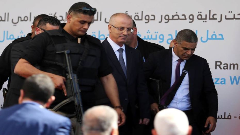   إصابة 2 من مرافقى رئيس الوزراء الفلسطينى فى هجوم لمستوطنين على موكبه