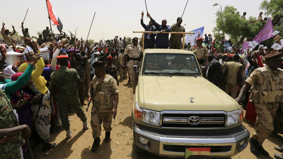   مسؤول سودانى يلوح بجيوش تنتظر «ساعة الصفر» للزحف نحو الخرطوم
