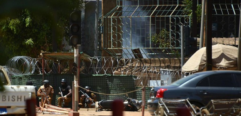   مصرع 12 مدنيا في هجوم شنه مسلحون على سوق تجاري ببوركينا فاسو