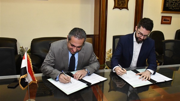   وزارة الإسكان توقع اتفاقية لمشاركة الدولة المصرية للمرة الأولى بمعرض «MIPIM» العقارى بفرنسا
