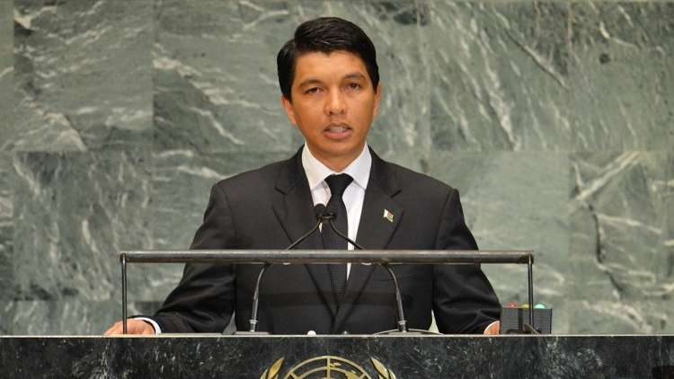   مدغشقر تعلن فوز راجولينا بولاية رئاسية جديدة
