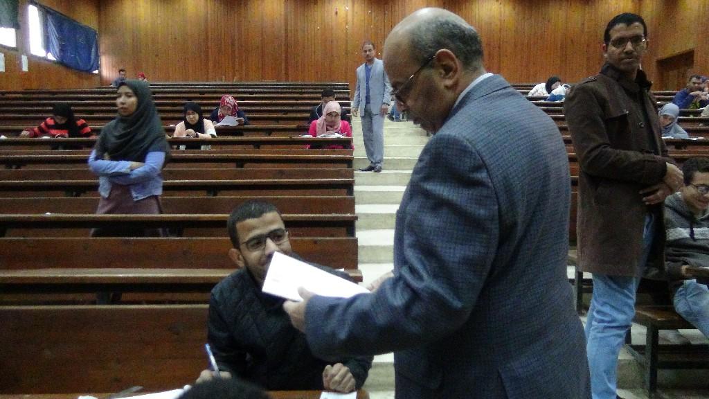   ضبط 16 حالة غش أثناء امتحانات جامعة المنيا