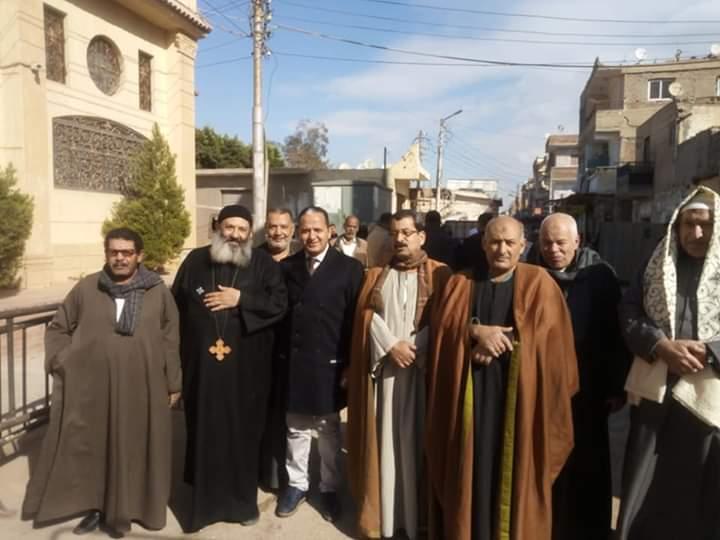   القيادات التنفيذية في أبوصوير تقدم التهنئة إلى الأقباط في كنيسة «مارجرجس»