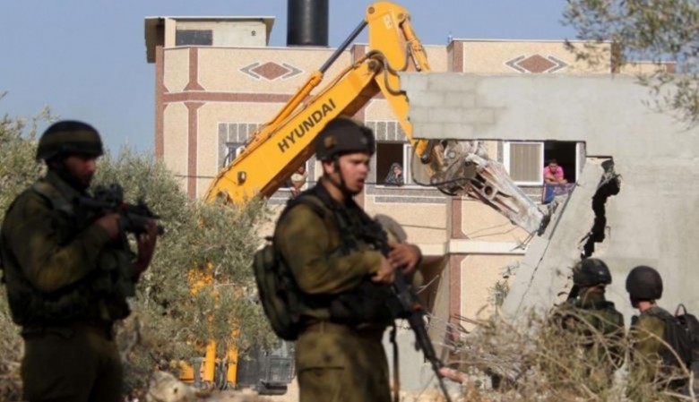   الاحتلال يهدم منزل عائلة فلسطينية شمال بيت لحم
