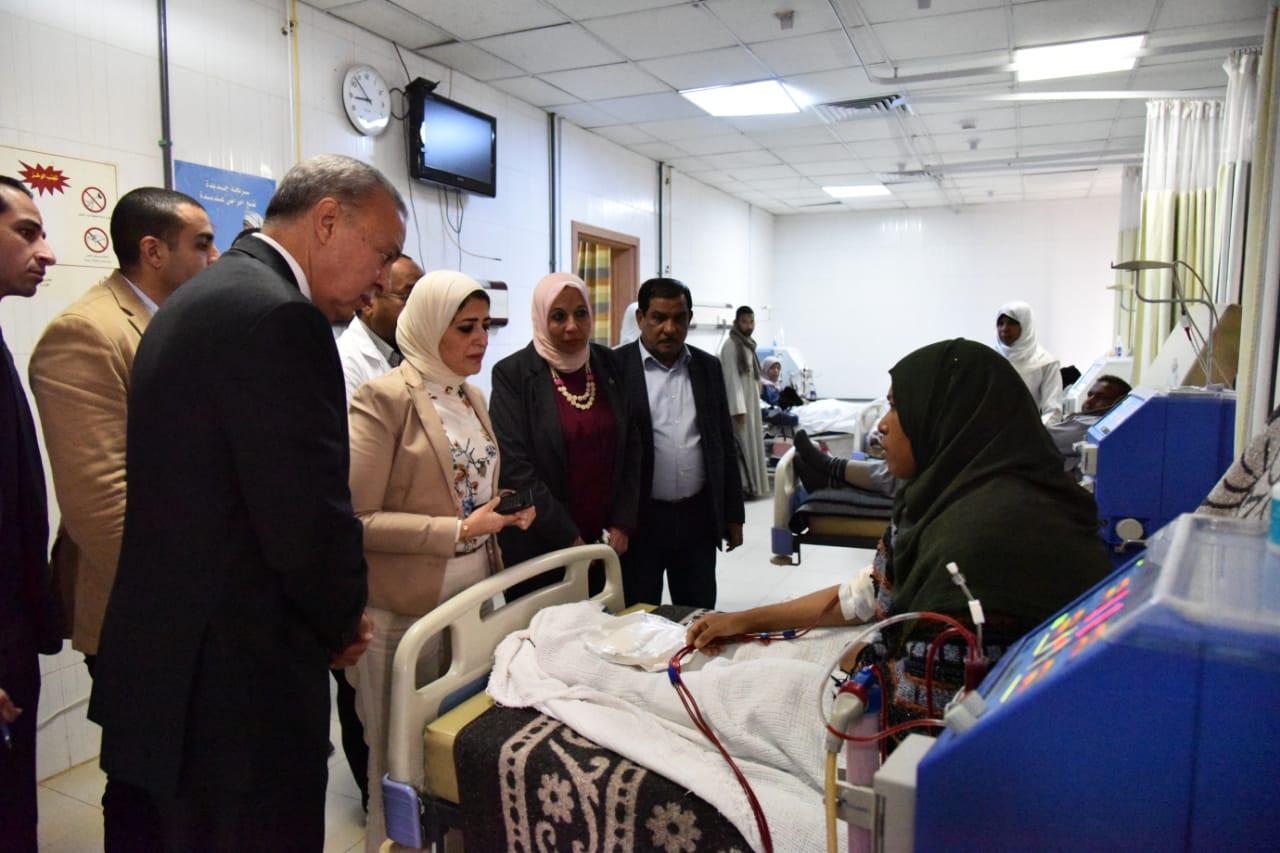   وزيرة الصحة توجه بتحسين الخدمة الصحية بمستشفيات قنا