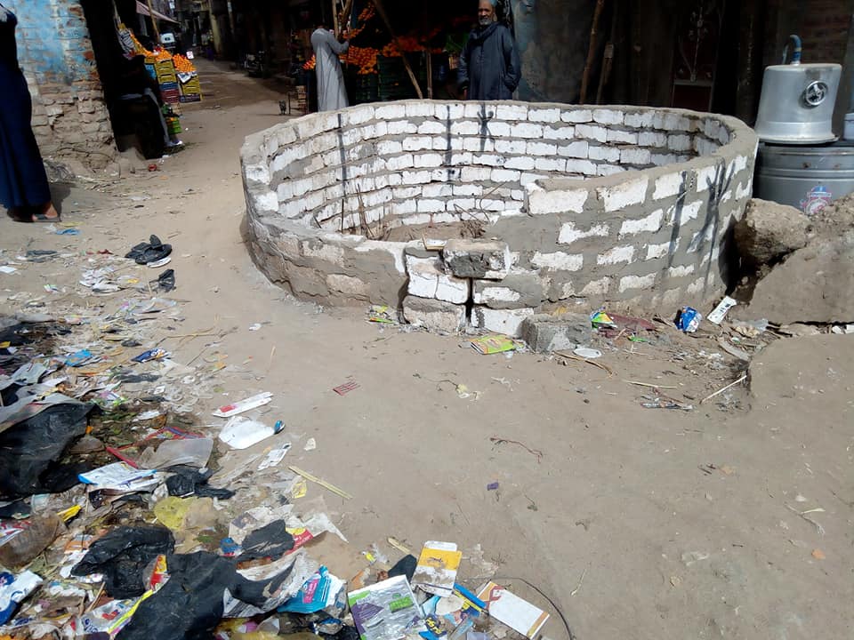   صور|| توقف أعمال الصرف الصحي بشارع «الهواشم» منذ 6 أشهر يُهدد حياة المواطنين بفرشوط