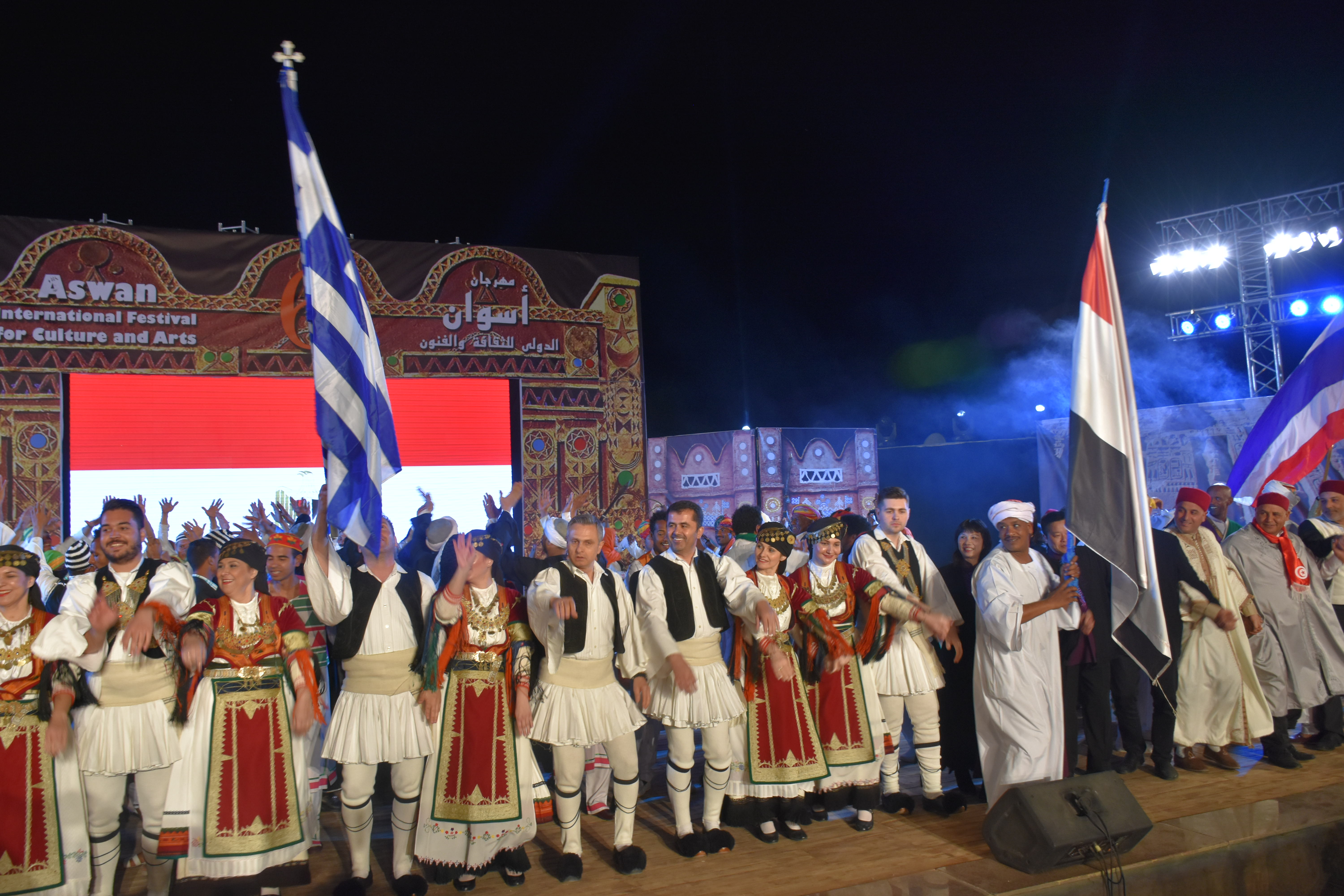   محافظ أسوان يتابع الإستعدادات الجارية لإستقبال مهرجان أسوان الدولى للثقافة والفنون