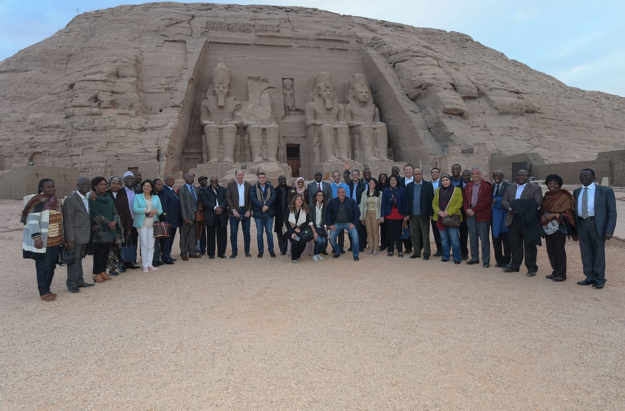   وزارة السياحة تختتم اليوم زيارة السفراء والدبلوماسين الأفارقة بمدينة أبو سمبل