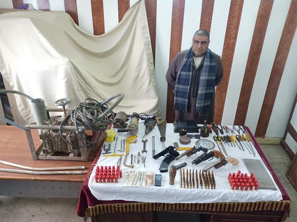   القبض على تاجر لإدارته ورشة تصنيع أسلحة فى كفر الشيخ