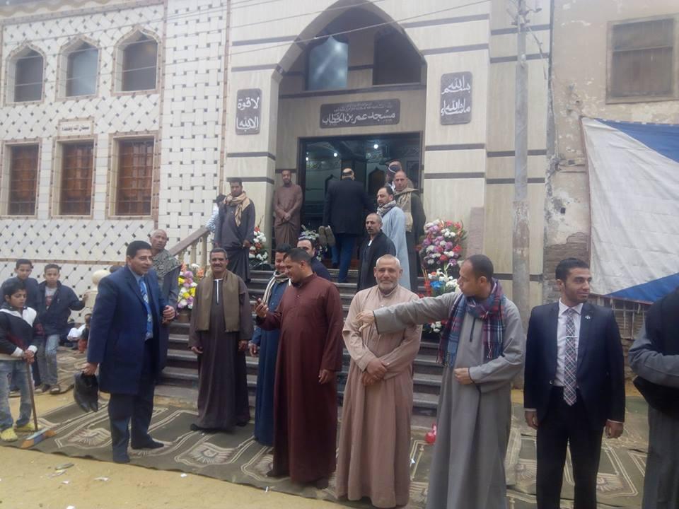 اهالي قرية ببني سويف يشيدون مسجد بالجهود الذاتية بتكلفة 2 مليون جنية