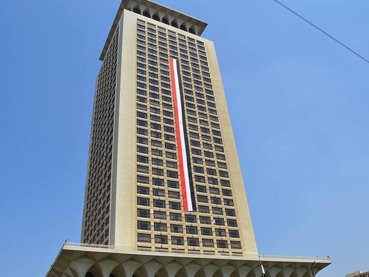   السفارة المصرية في بيروت تُعيد مواطنة مُسنة إلى أرض الوطن