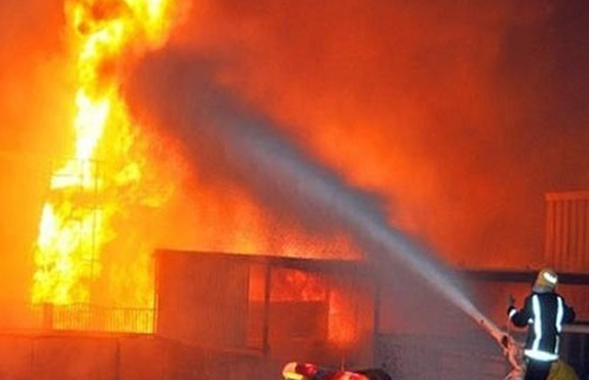   الدفع بـ 5 سيارات إطفاء للسيطرة على حريق بجراج ماسبيرو