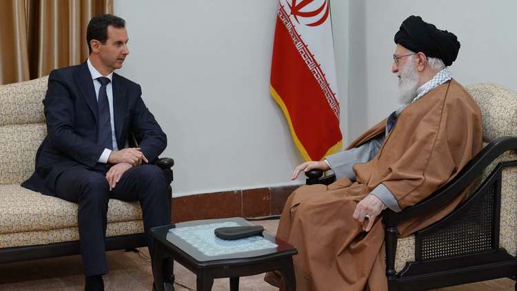   التلفزيون السوري: الرئيس بشار الأسد يلتقي المرشد الأعلى علي خامنئي في طهران