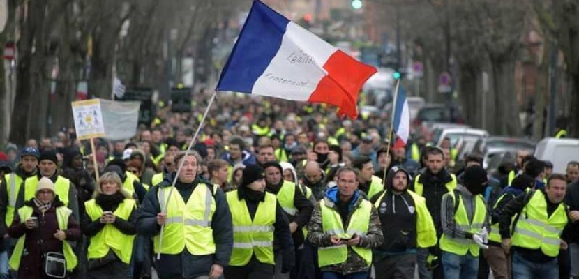   محتجو «السترات الصفراء» يتظاهرون اليوم لإدانة عنف الشرطة في فرنسا