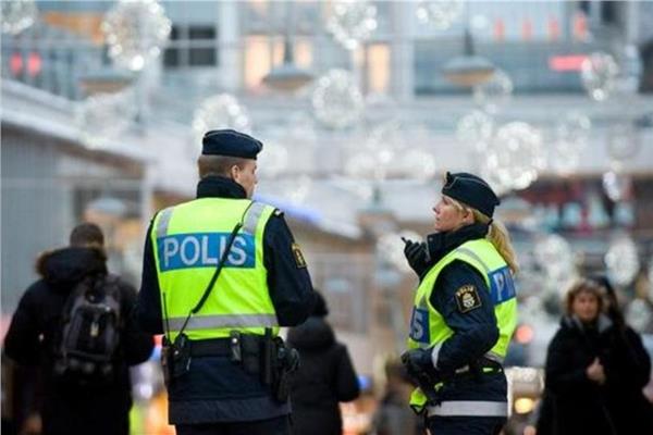   القبض على رجل بعد هجوم بسكين فى ستوكهولم بالسويد