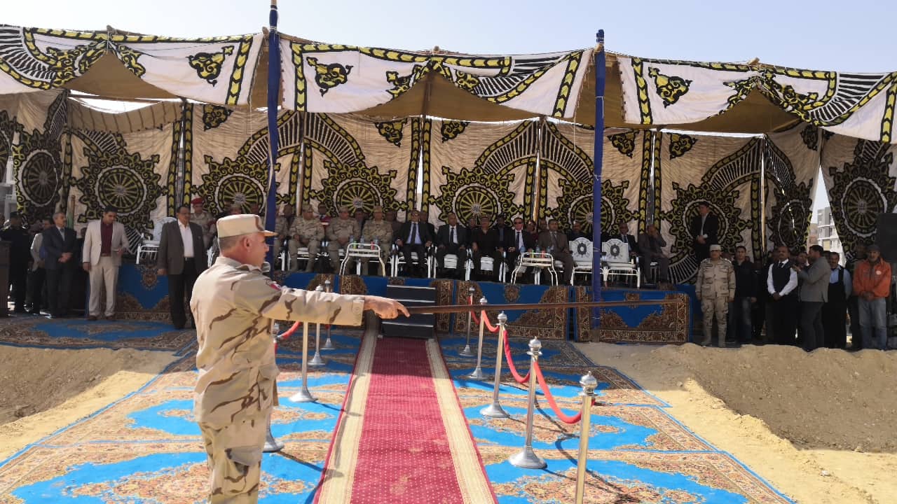   رئيس أركان الدفاع الشعبي ومحافظ المنيا يتفقدان طابور عرض المعدات بتدريب «صقر 43 »