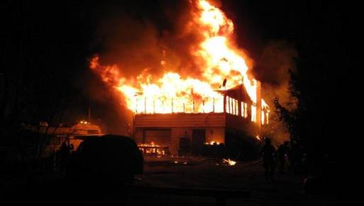   عاجل|| مصرع وإصابة 58 شخص فى حريق ضخم التهم 200 منزل ببنجلاديش