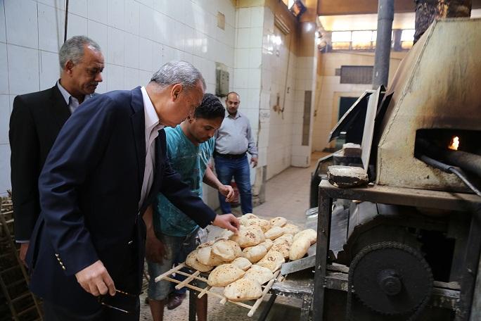   «الهجان»: زيادة عدد منافذ توزيع الخبز بالمخبز الآلى بقنا 