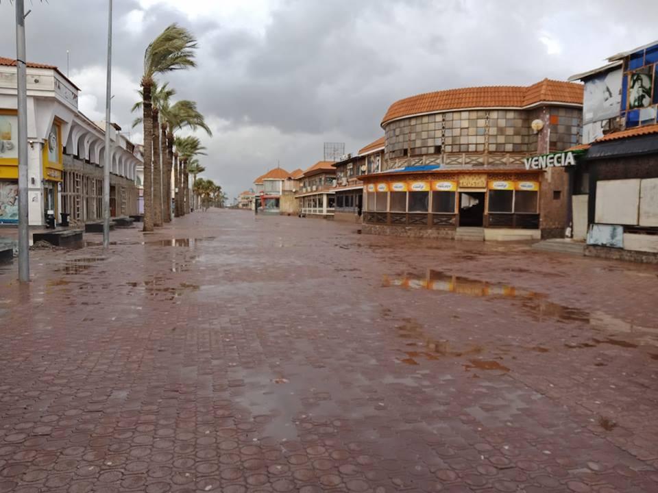   موجة أمطار ورياح باردة بأنحاء محافظة دمياط وإغلاق بوغاز الصيد بعزبة البرج