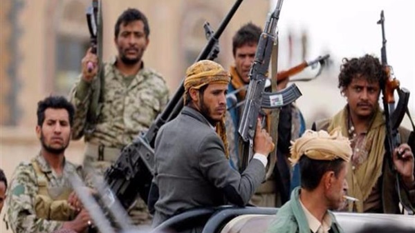   ميليشيات الحوثى تقذف مقر الحكومة اليمنية