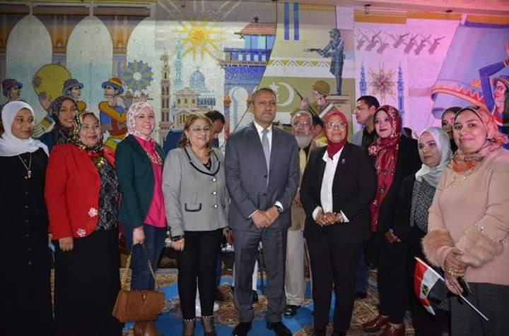   محافظ الإسماعيلية يشهد احتفال «القومى للمرأة» بمئوية المرأة المصرية