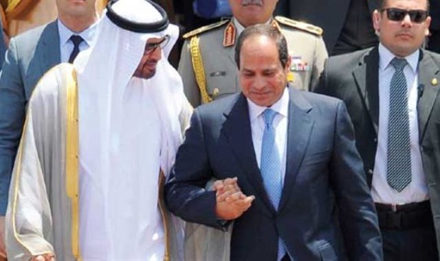   الرئيس يجرى - وبصحبته ولى عهد أبو ظبى - جولة تفقدية بمدينة العلمين الجديدة