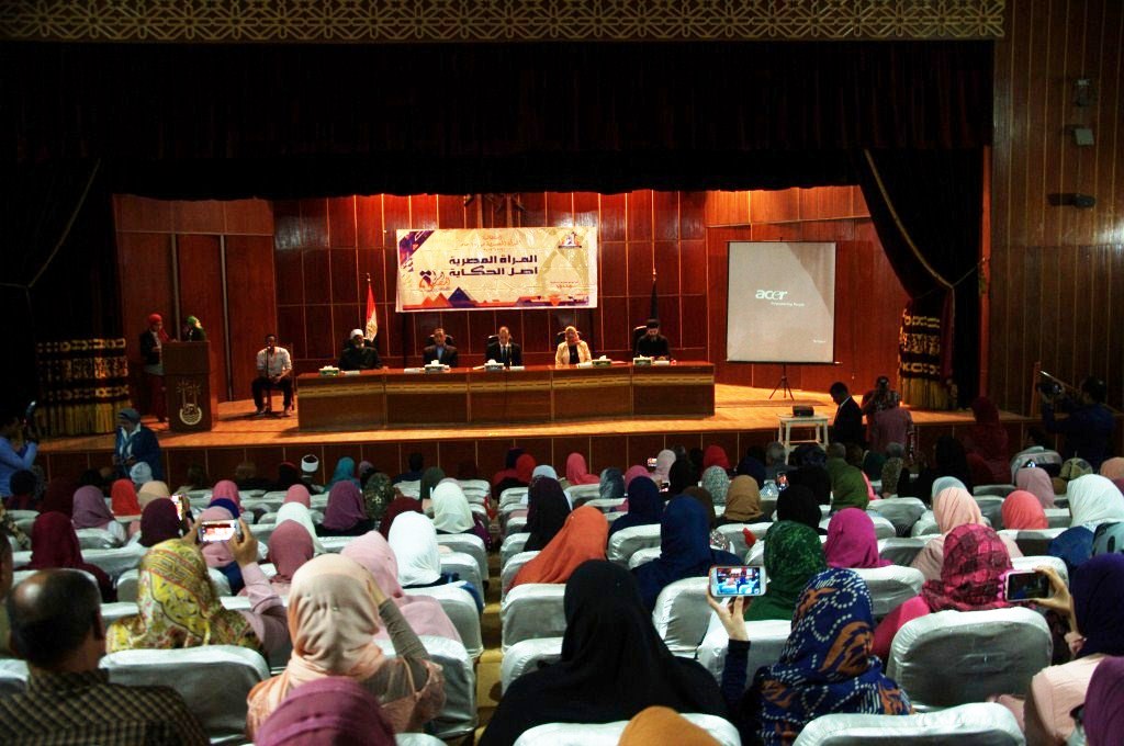   نائب محافظ أسوان يشهد فعاليات الاحتفال بيوم المرأة المصرية