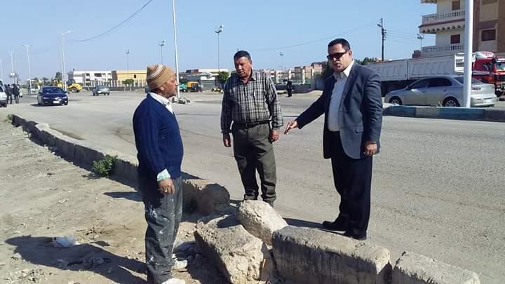   رئيس «فايد» على رأس حملة نظافة على طريق الإسماعيلية السويس الصحراوي  