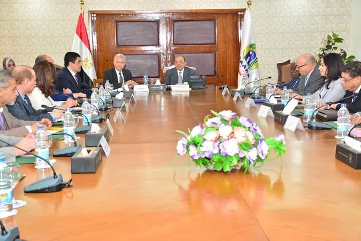   محافظ دمياط تؤكد على ضرورة الإستفادة من منظمة المدن والحكومات المحلية الإفريقية في تنشيط الصادرات