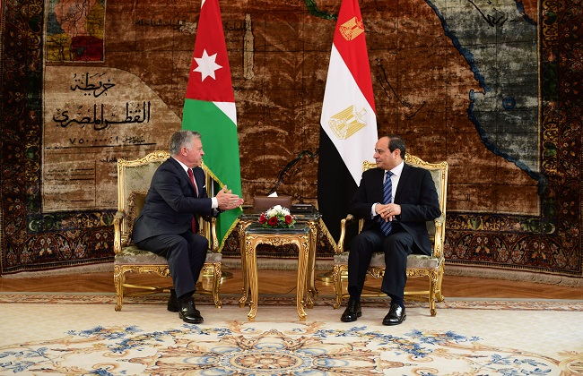   بسام راضى: الرئيس السيسي يؤكد الحرص على استمرار التنسيق والتشاور بين مصر والأردن (صور)