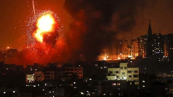   هاشاتاج #غزة_تحت_القصف يتصدر تويتر  (صور وفيديو)