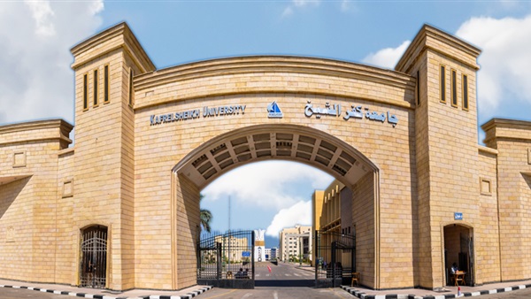   عمداء جامعة كفر الشيخ يناقش تحويل المناهج الدراسية الورقية إلى إلكترونية