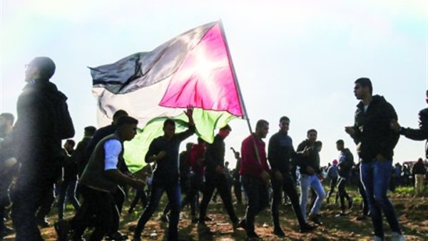   آلاف الفلسطينيين يشاركون في يوم الأرض