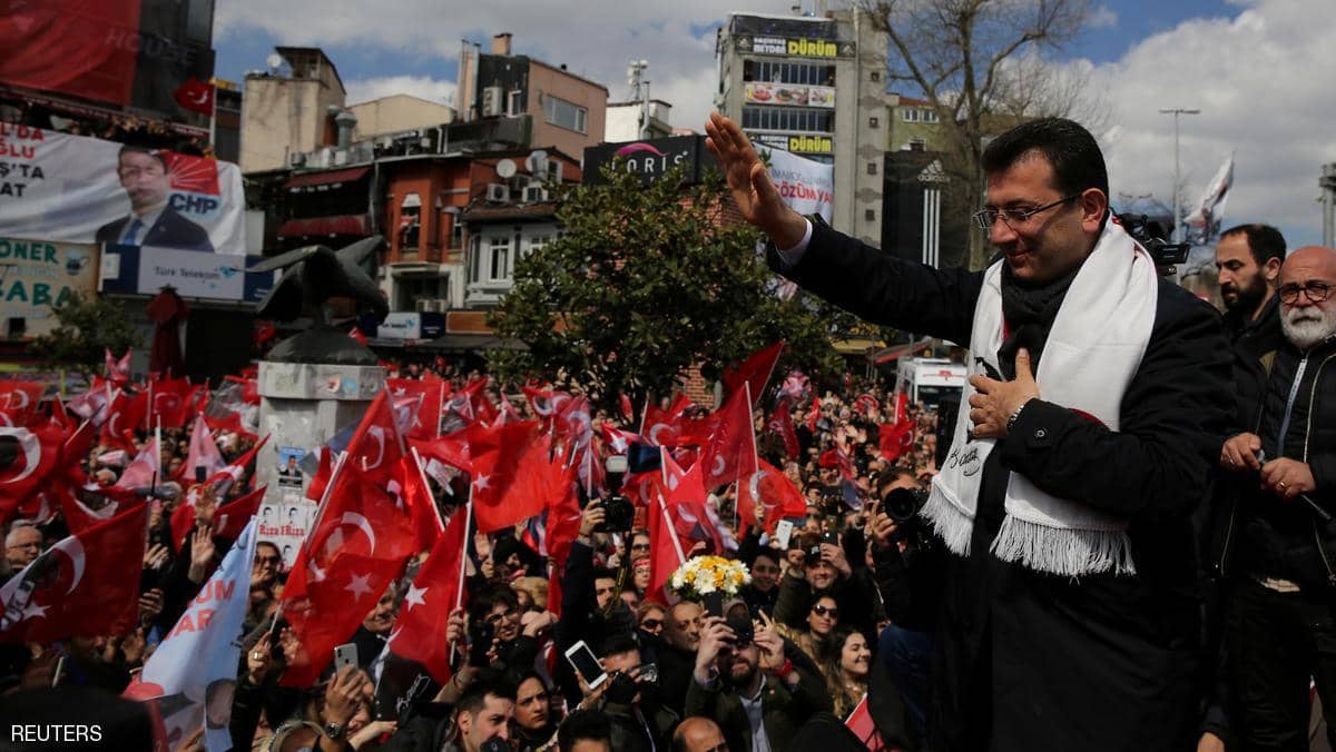   بعد انتصاره الصارم.. من هو المعارض الذي قهر تحالف أردوغان في اسطنبول؟ (صور)